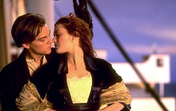 Titanic - die Besatzung singt ABBAs S.O.S.