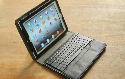 hama Cross Grain im Test: iPad-Hülle, Bluetooth-Tastatur und Ständer in einem