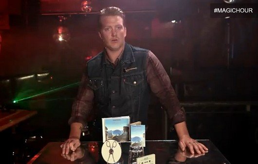 Josh Homme als Homeshopping-Verkäufer für Scissor-Sisters-Album (Video)