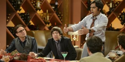 Raj und Howard bei Howards Junggesellenabschied in Staffel 5 von The Big Bang Theory