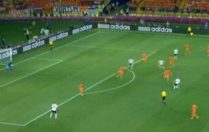 Deutschland - Dänemark im Live-Stream, auch Portugal - Niederlande online sehen