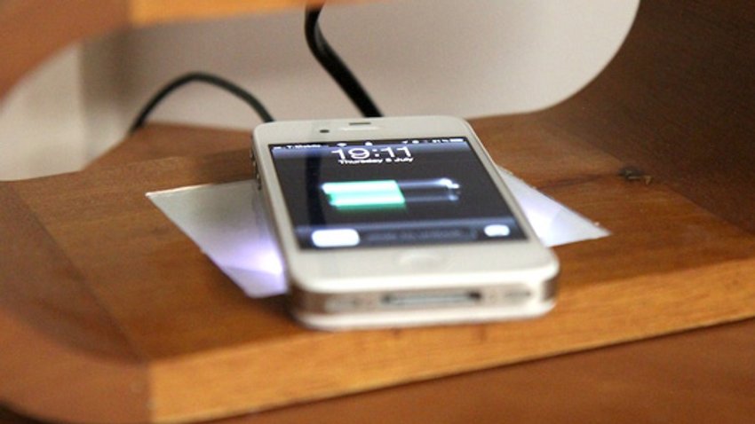 iPhone 4S Wireless Charging Mod