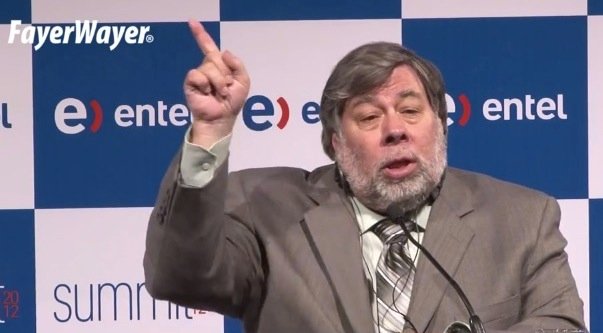 Woz witzelt: "Steve Jobs wurde bei Microsoft wiedergeboren"