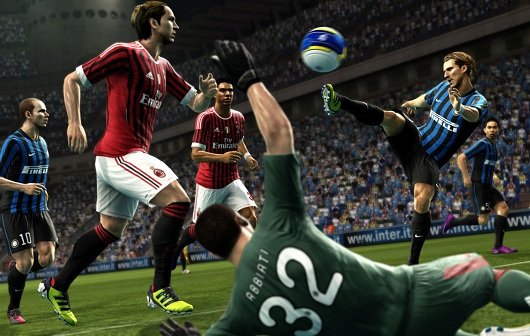 PES 2013: Konamis Fußballsimulation kommt vor FIFA 13