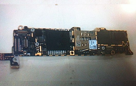 iPhone 5 mit A5X: Fotos des Logic-Boards ohne Abdeckungen aufgetaucht