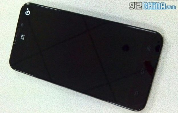 ZTE U956: 5-Zoll-Androide mit Quad-Core-CPU für kleines Geld
