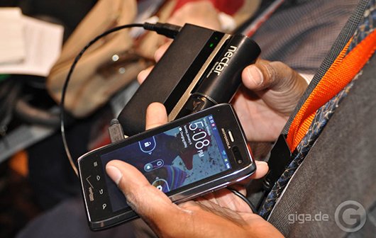CES 2013: Mobile Stromquellen mit Brennstoffzellen und Solarenergie
