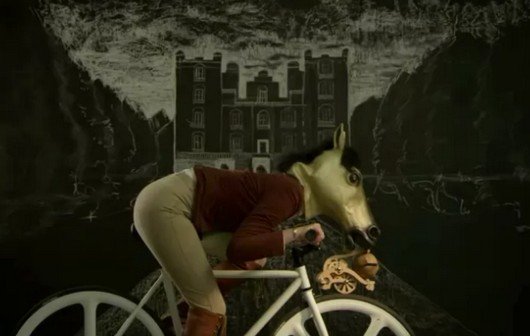 Klapp-klapp: Das Ritter-der-Kokosnuss-Gadget fürs Fahrrad