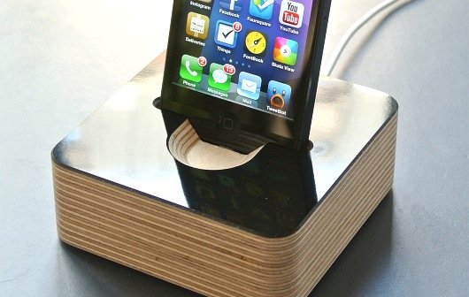 Docking-Station für iPhone 5 von germanmade.