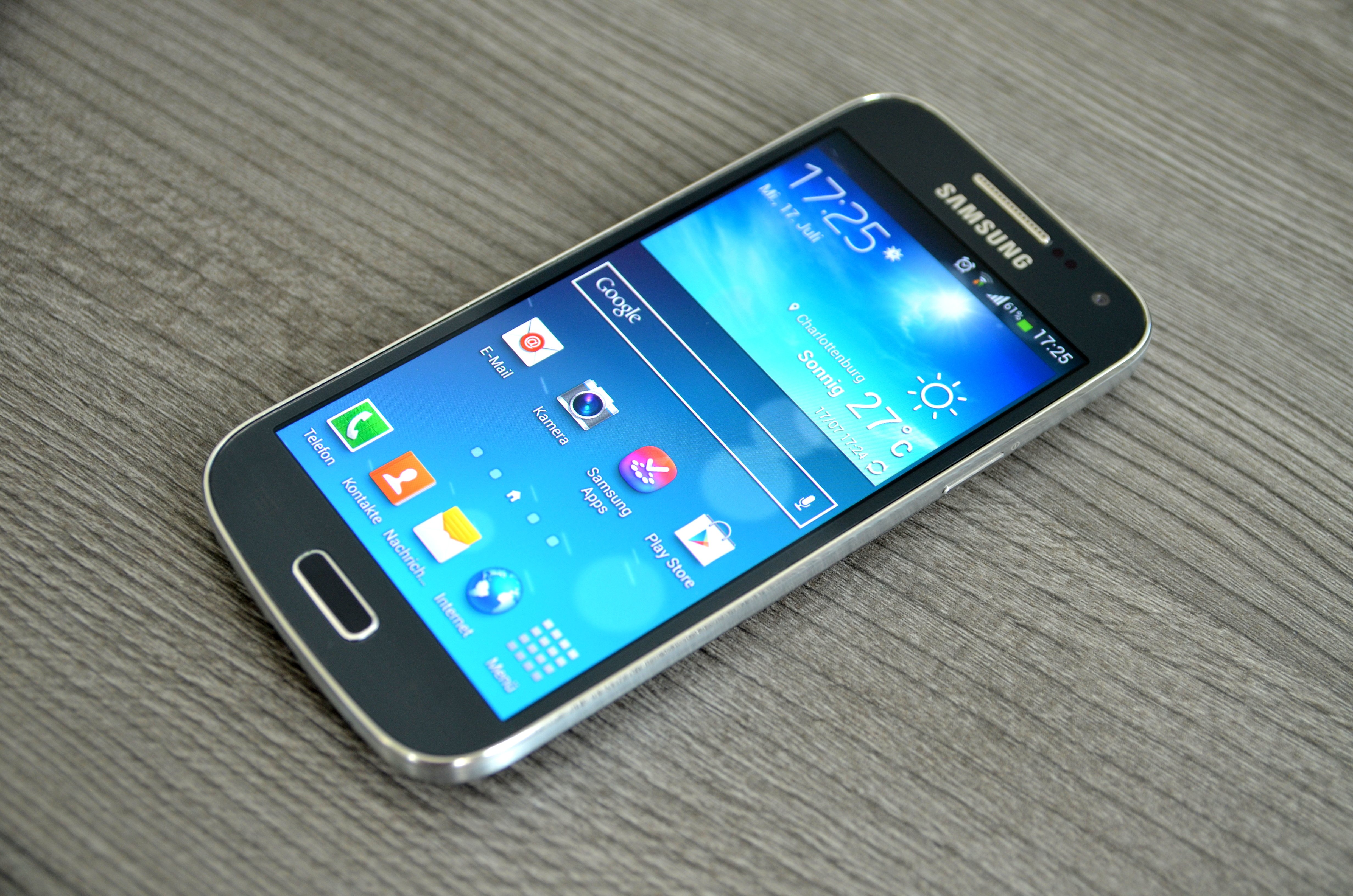 Купить галакси б у. Samsung s4 Mini. Samsung Galaxy s4. Самсунг галакси с4 мини. Самсунг Galaxy s4 Mini.