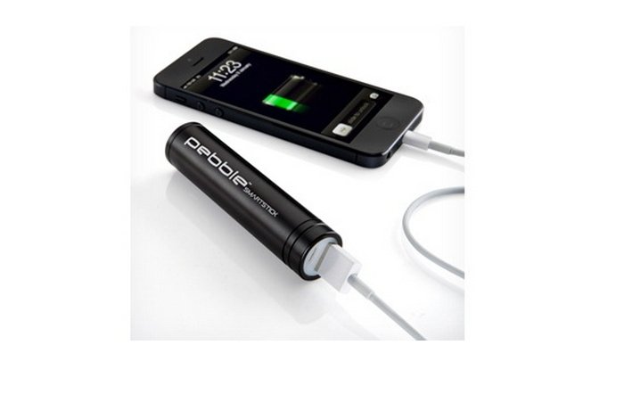 Mobiles USB-Ladegerät Pebble Smartstick für 15 Euro