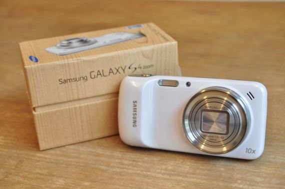 Samsung: 100 Euro Cashback beim Kauf der Galaxy S4 Zoom