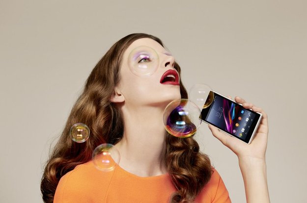 Sony Xperia Z1: Ab morgen im Verkauf, SmartWatch 2 gratis dazu