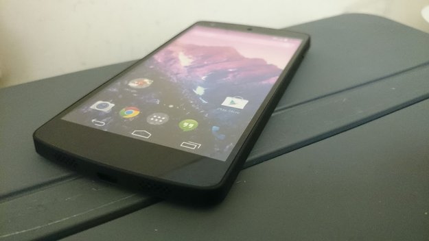 Nexus 5: Erst Mitte Dezember im freien Handel, Diktierfunktion standardmäßig deaktiviert, Key Lime Pie-Test Build aufgetaucht