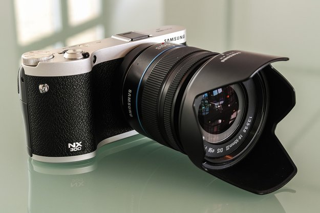 Samsung NX300 - Retrodesign trifft auf überzeugende Technik - Praxistest