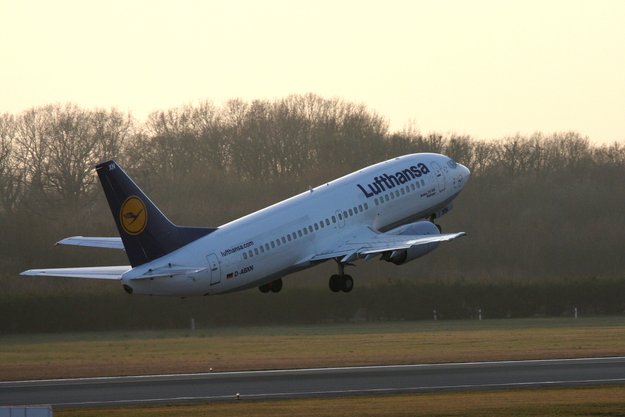 Elektronik im Flugzeug: Smartphone- und Tablet-Nutzung künftig auch bei Start und Landung erlaubt