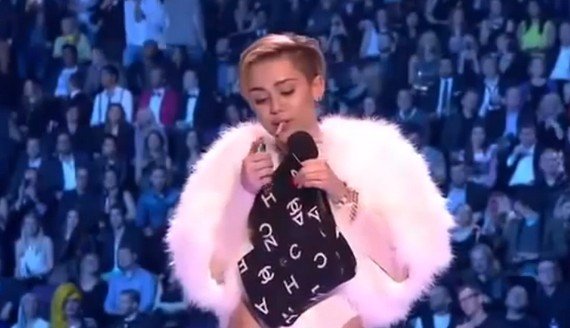 MTV EMA 2013: Miley Cyrus pafft Joint, die Gewinner und die Highlights