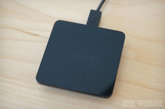 Nexus 5-Zubehör: Offizielle kabellose Ladestation angekündigt, Schutzhüllen im Play Store