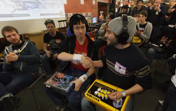 Digitale Massenschlägerei: Besuch auf dem Fightgame Event FFM Rumble