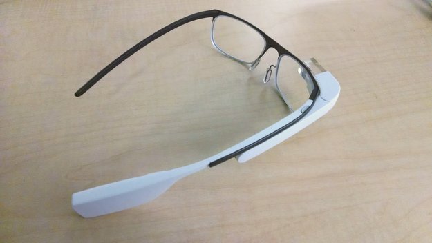 Frau wird wegen Tragen der Google Glass in einer Bar ausgeraubt