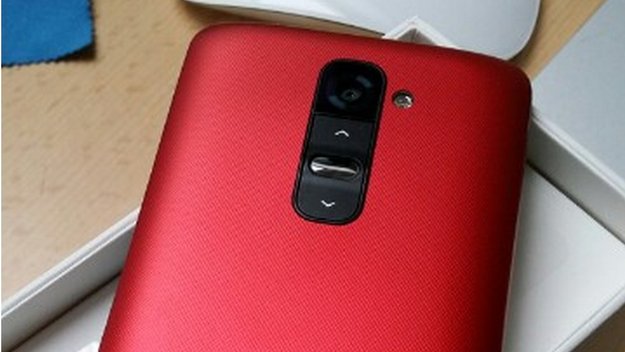 LG G2: Matt-rote Version des Topmodells auf Foto gesichtet
