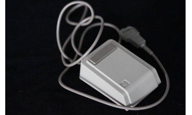 Steve Jobs' Originalmaus wieder ausgegraben