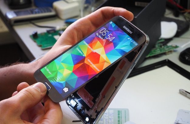 Samsung Galaxy S5: Teardown zeigt schlechtere Reparierbarkeit des neuen Smartphones