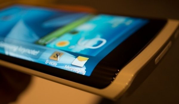 Samsung: Galaxy Note 4 mit neuem Formfaktor, Smartwatch mit Android Wear kommt
