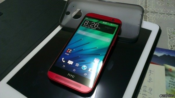 HTC One (M8): Bilder der roten Farbvariante aus Taiwan