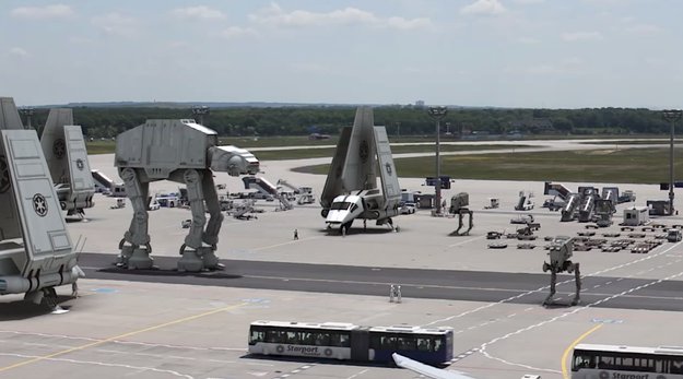 Star Wars VII: Imperium hält Frankfurter Flughafen besetzt!