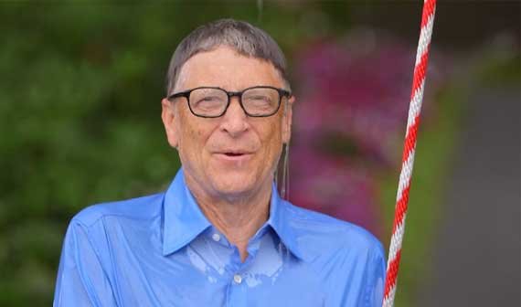 Ice Bucket Challenge bei Facebook: Die schönsten Videos der Spendenaktion