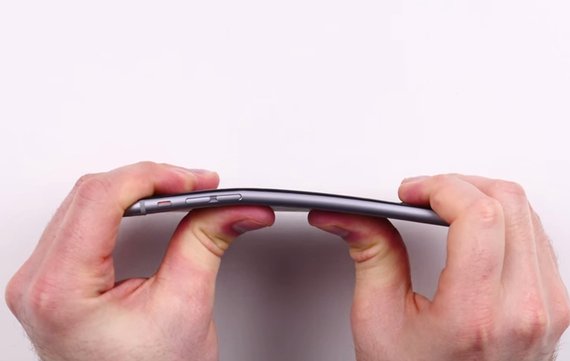 iPhone 6 Plus im Bend-Test