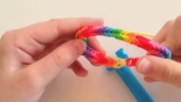 Rainbow Loom: Anleitungen für den Gummi-Spaß