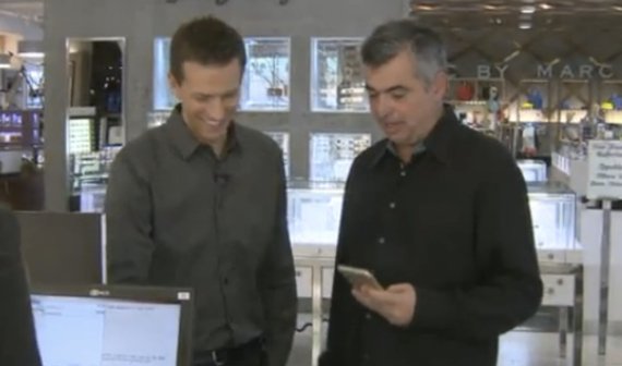 Eddie Cue zeigt Apple Pay im US-Fernsehen