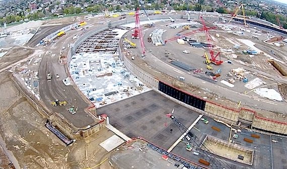 Apple Campus 2: Theater und Parkhaus nehmen Form an