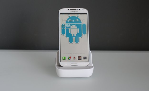 Andromium: Kickstarter-Projekt will Smartphone per Docking-Station in Desktop-PC wandeln – mitsamt passender Software