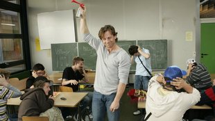Der Lehrer Staffel 7 – heute letzte Folge (10) im TV & Live-Stream (RTL) – Episodenliste, Handlung & mehr