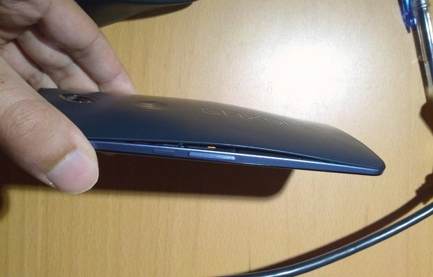 Nexus 6: Nutzer berichten über sich ablösende Rückseiten
