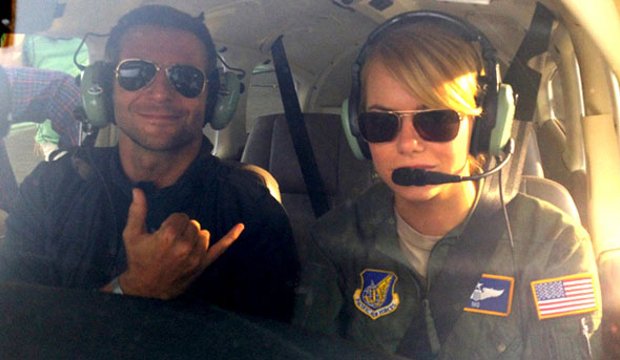 Aloha: Seht den ersten Trailer mit Bradley Cooper und Emma Stone