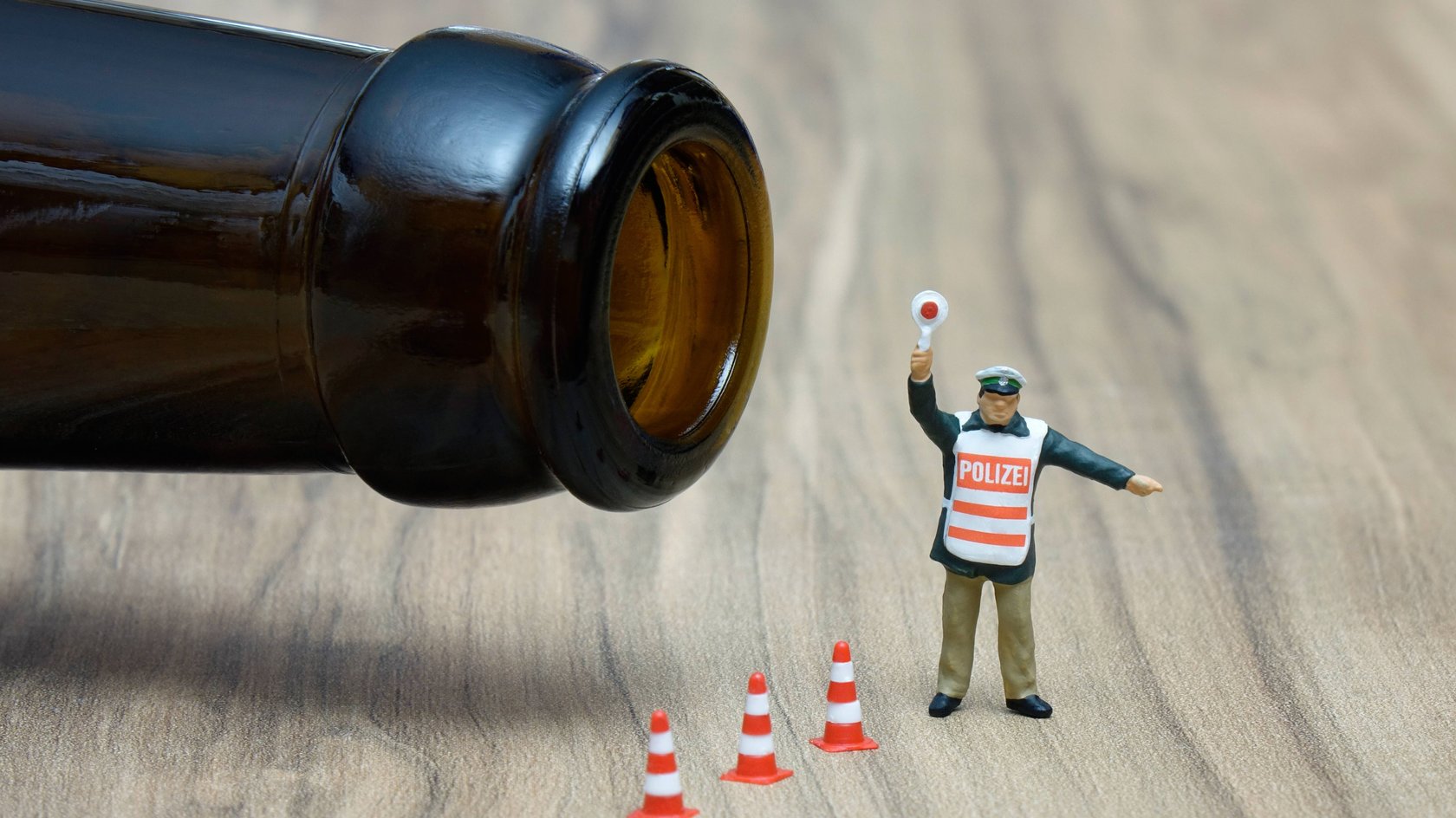 mpu idiotentest polizist bierflasche führerschein