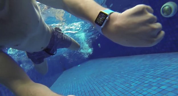 Apple Watch überlebt Dusche und Schwimmbad