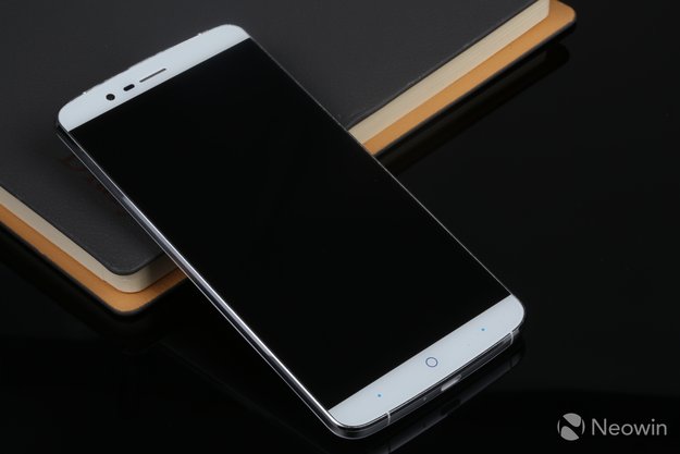 Elephone P8000: Günstiges 5,5 Zoll-Smartphone mit 4.200 mAh-Akku vorgestellt