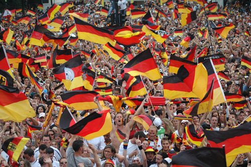 DFB-Trikot 2016 zur EM 2016 bestellen - so sieht es aus