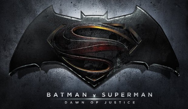 Batman v Superman: Brandneue Fotos zum Superhelden-Clash!