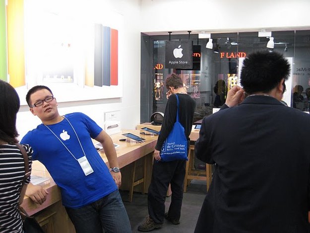 iPhone echt, T-Shirt falsch: Gefakte Apple Stores in China müssen schließen