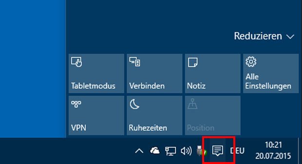 Ein Klick auf das Nachrichten-Symbol öffnet in Windows 10 das Info-Center.
