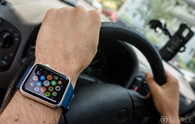 Smartwatch am Steuer: Nutzung kann teuer werden – ein Fall aus Kanada