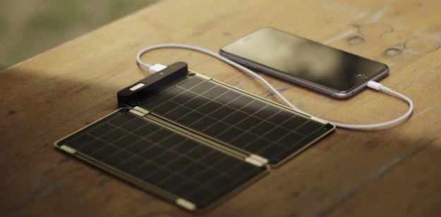 Plug into the Sun: „Solar Paper“ lädt iPhone-Akku in 2,5 Stunden – wenn die Sonne scheint