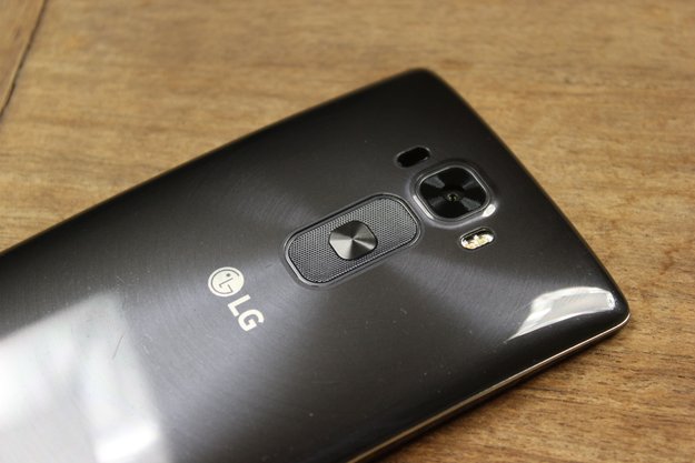 LG G Flex 3: Biegsames Smartphone mit modularem Design erwartet