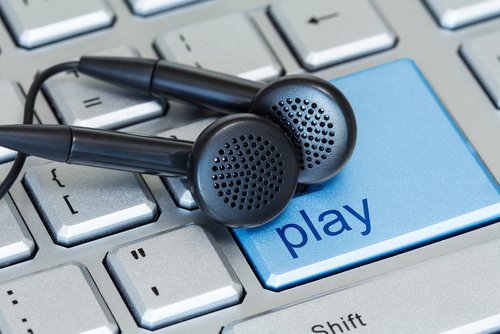 DDL-Music: Songs, Alben und Charts kostenlos herunterladen – ist das legal?